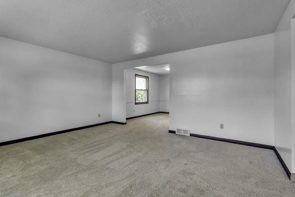 371/373 Kaymar Drive, Amherst, NY, 14228