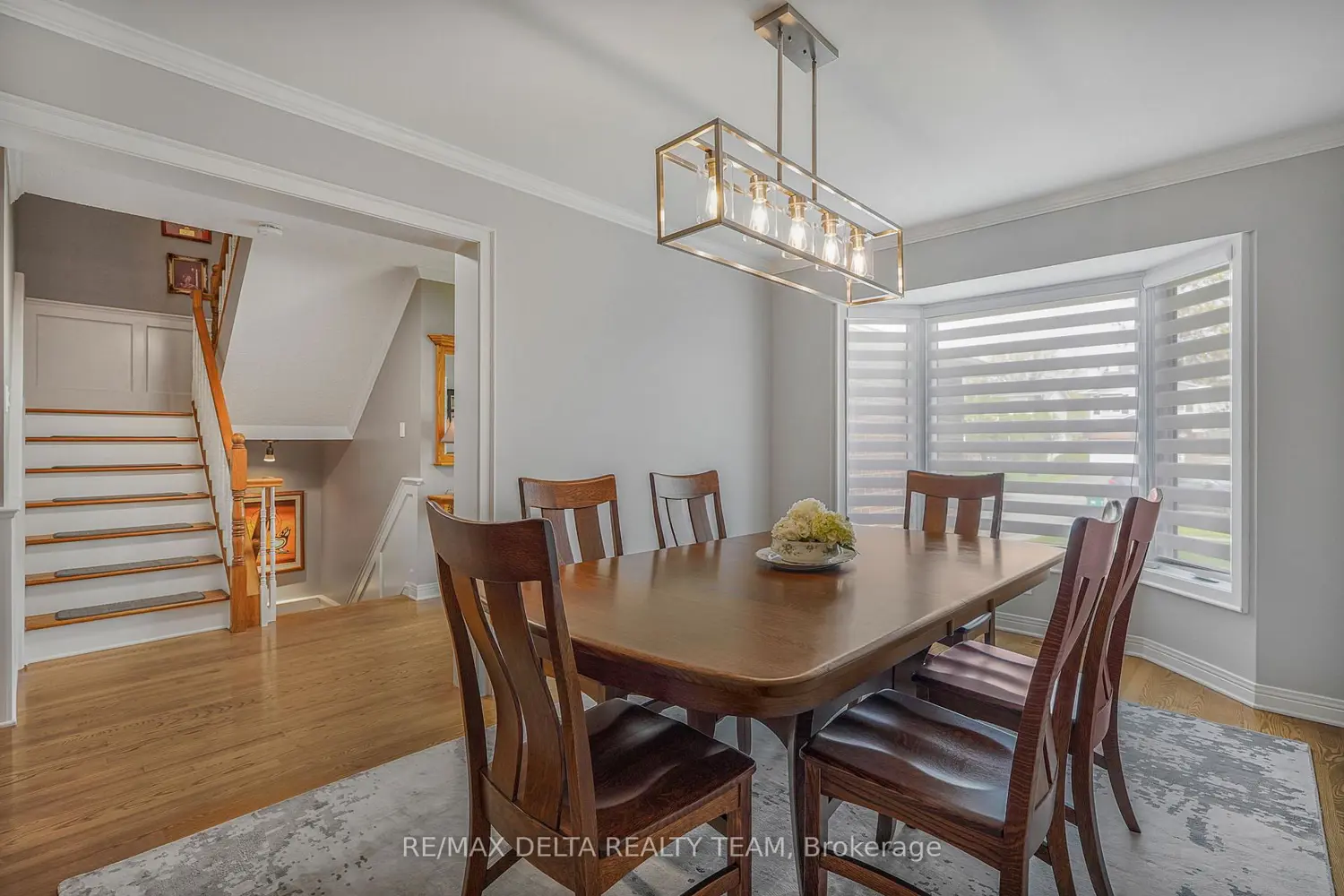 1770 Sunview Drive photo 3