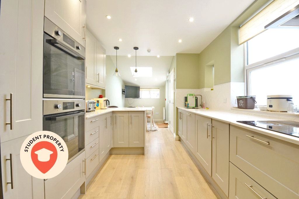 6 bed terraced house to rentMaxse Road, Knowle, Bristol, Bristol BS4