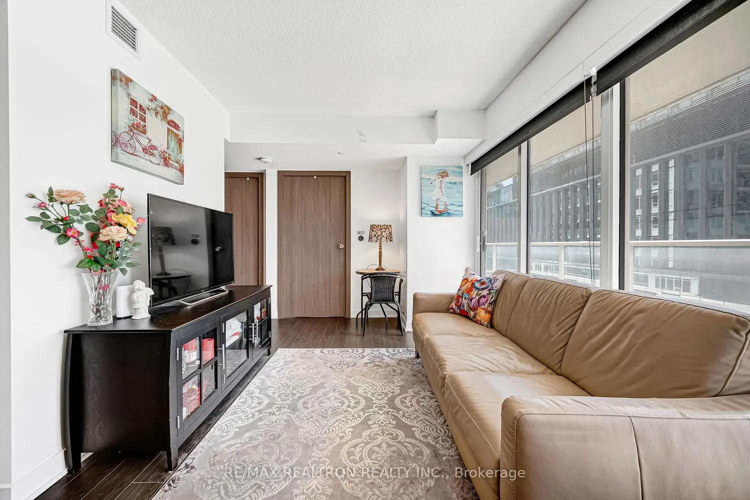 Additional image 6 of 19 Bathurst Street 811