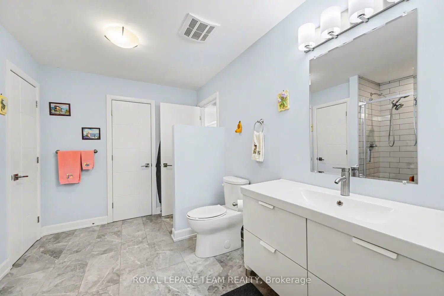 442 Arora Crescent photo 5