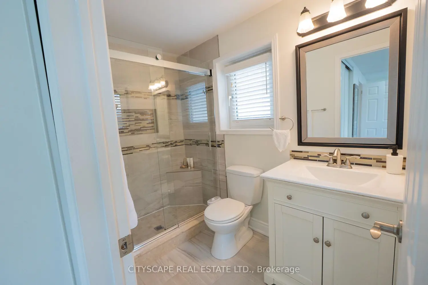 Additional image 14 of 3912 Rushton Crescent
