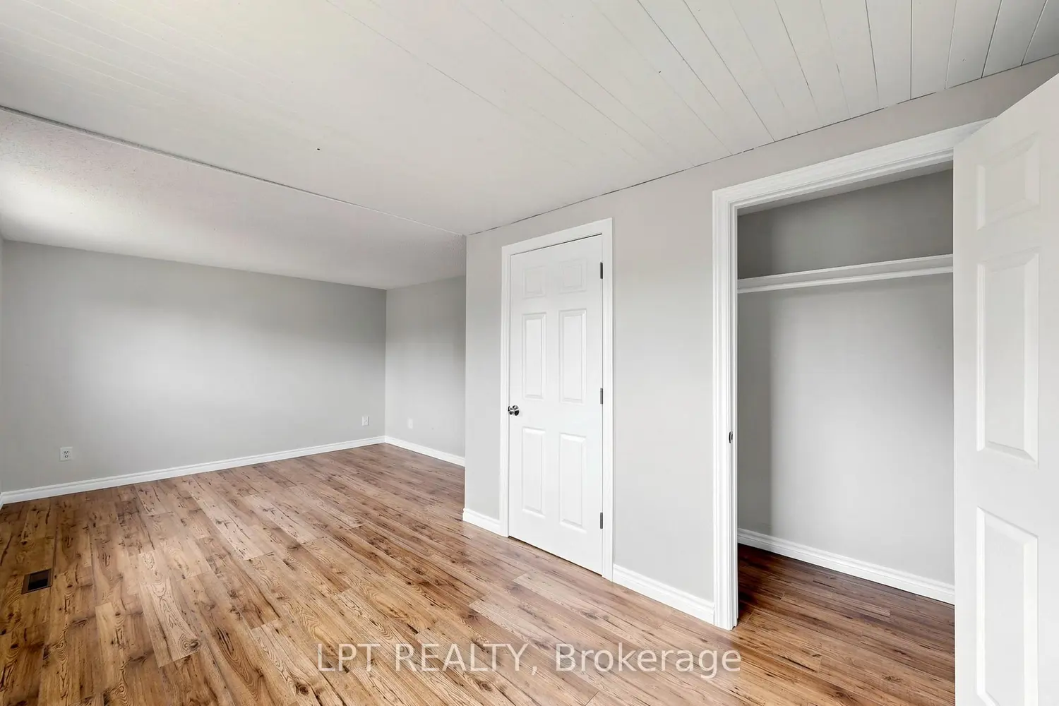 Additional image 6 of 1055 Central Pk Boulevard 32