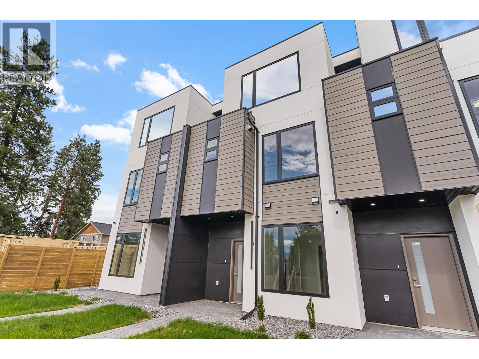 4565 Gordon Drive, Kelowna, BC, V1W1T3