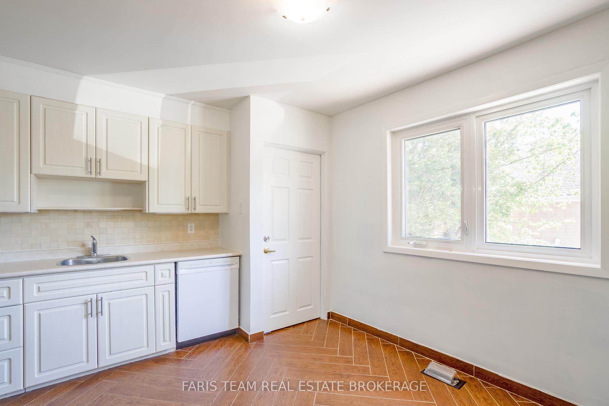Additional image 6 of 71 Harrison Drive, Newmarket, ON, L3Y 4P3