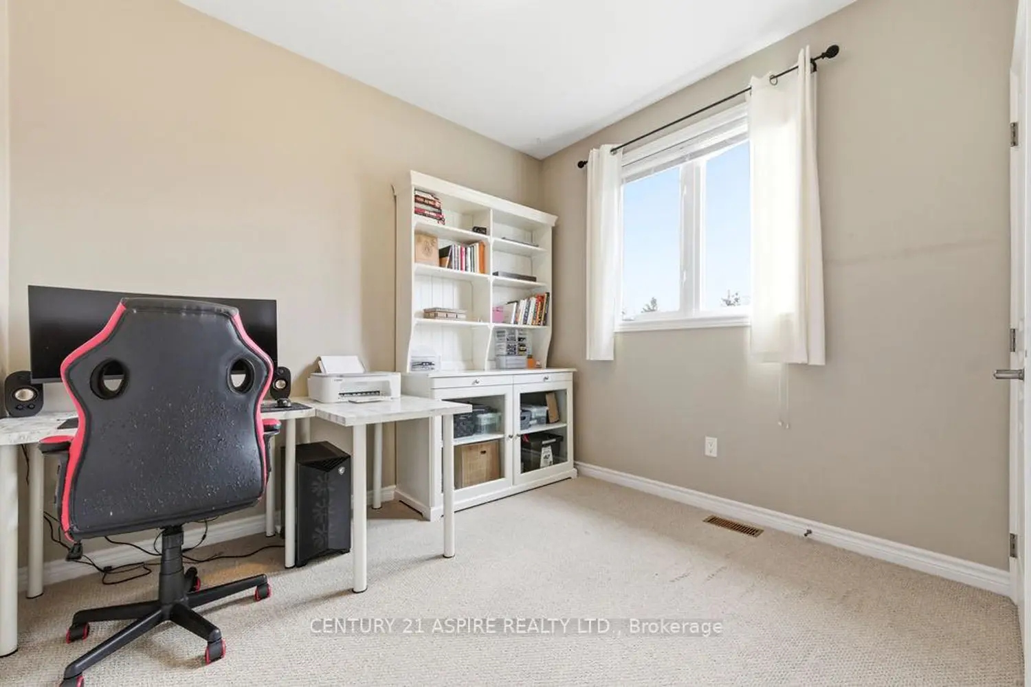 Additional image 3 of 541 Gardner Crescent