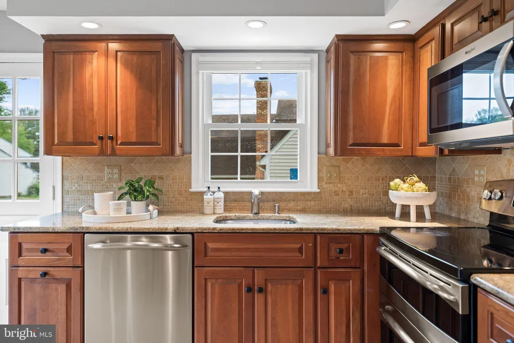 Additional image 13 of 10028 Dellcastle Rd, Gaithersburg, MD 20886