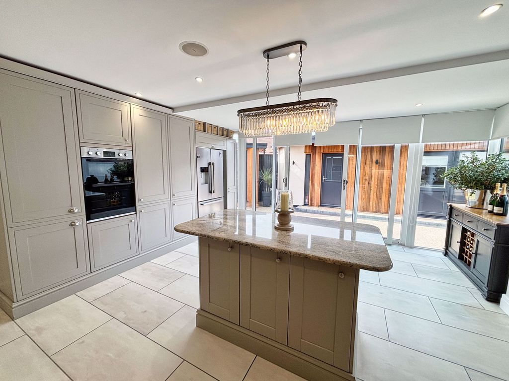Additional image 7 of 4 bed detached house for saleCarlton Place, Porthcawl CF36