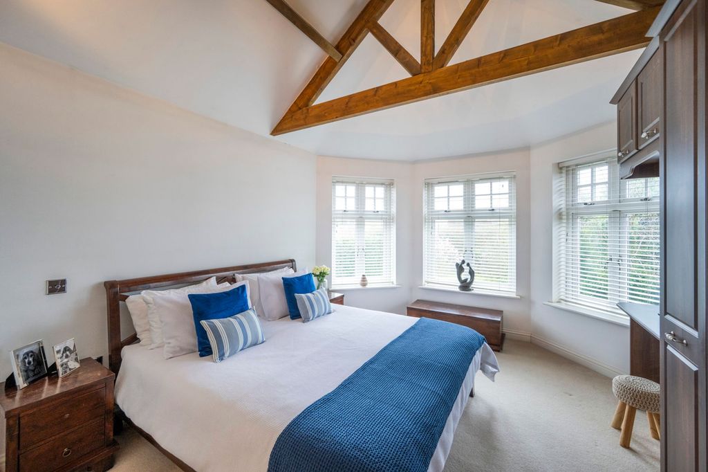 Additional image 11 of 5 bed detached house for saleFinchampstead Road, Wokingham RG41