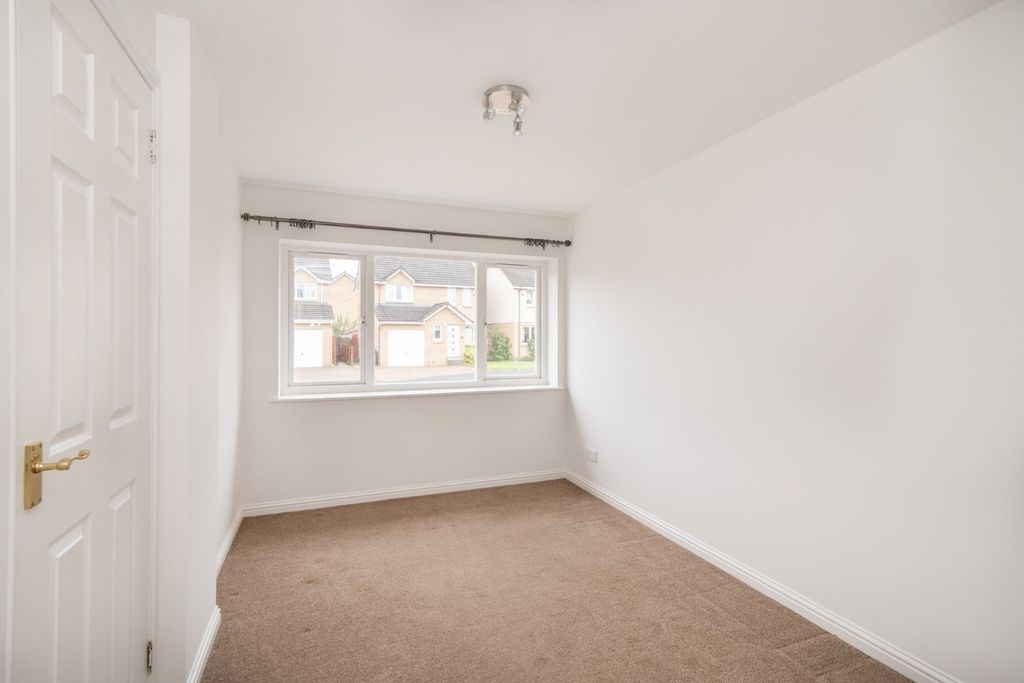 Additional image 4 of 3 bed detached house to rentVale Grove, Stirling FK9