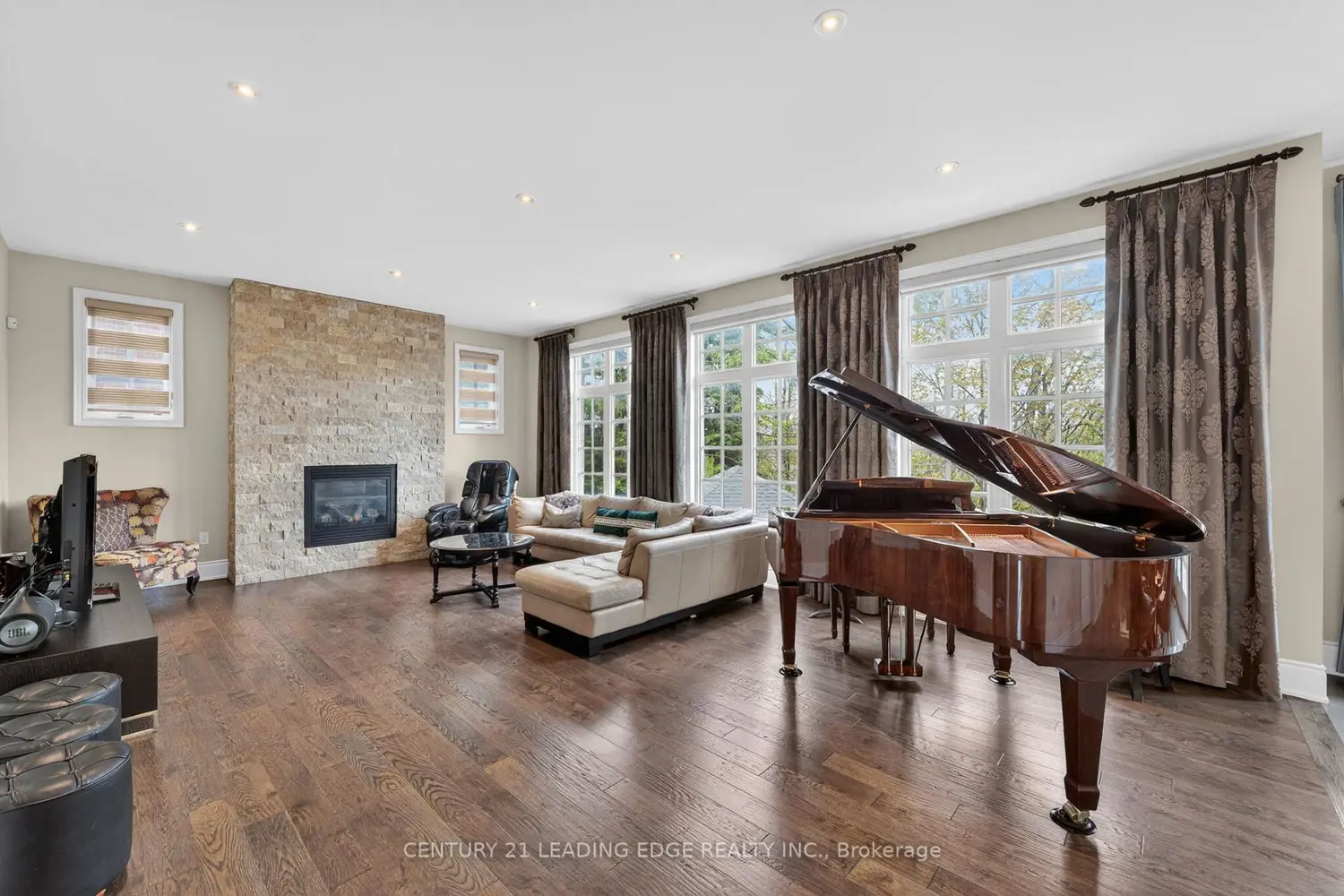 Additional image 7 of 33 Stollery Pond Crescent