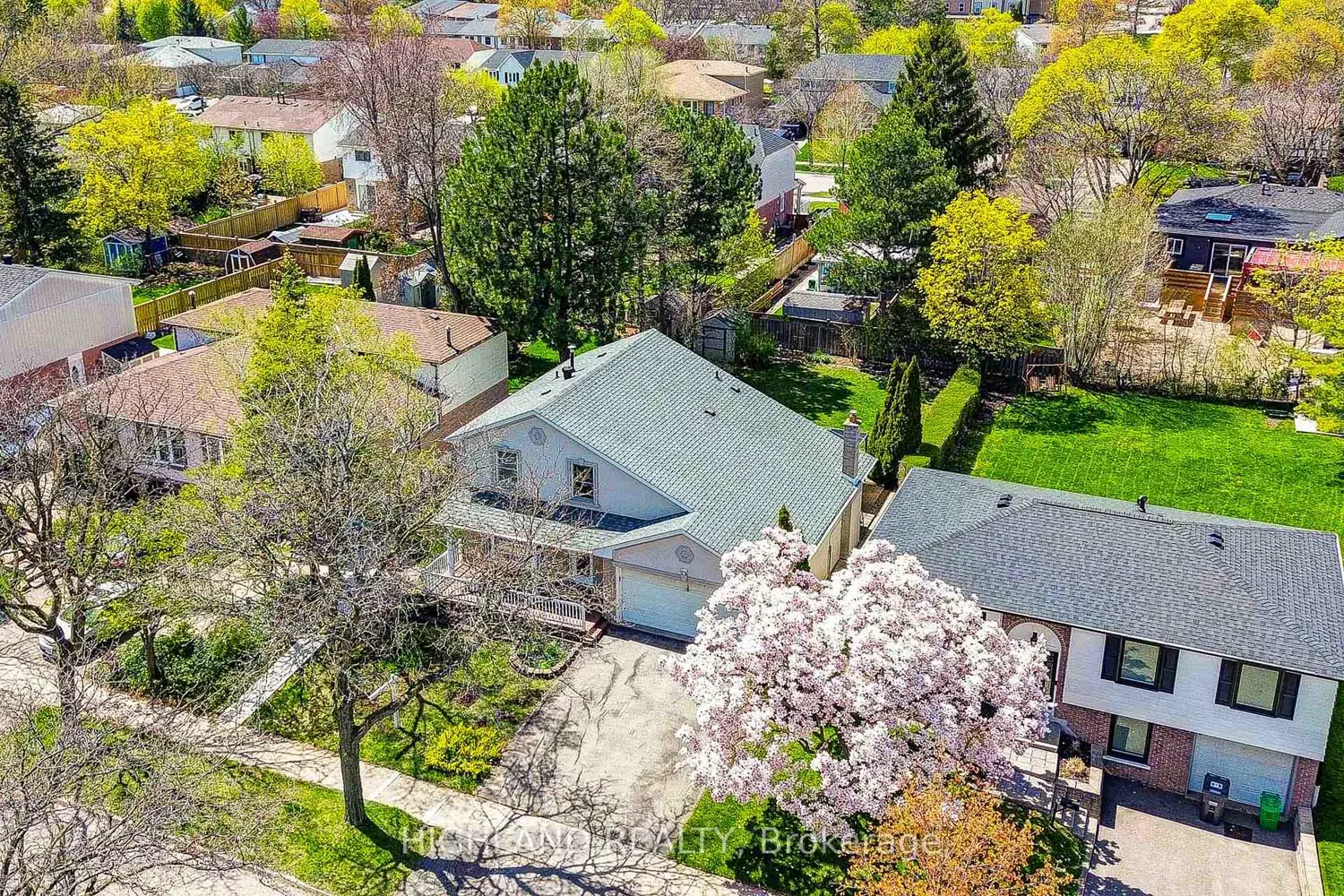 2231 Buttonbush Crescent