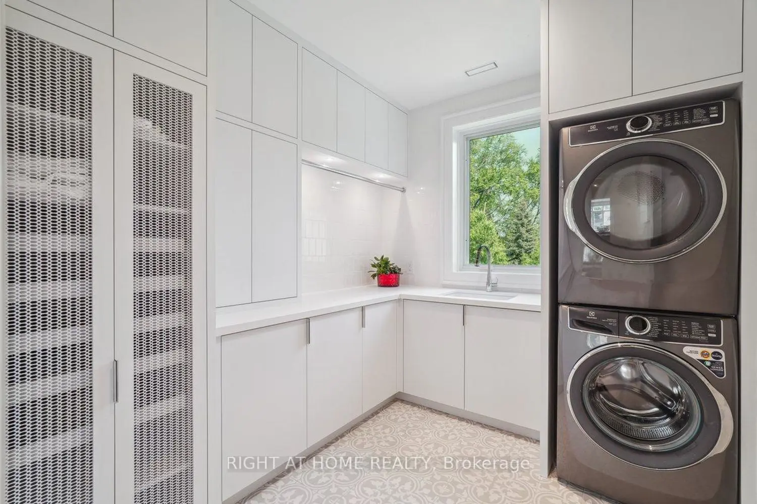 Additional image 11 of 1260 Braeside Drive