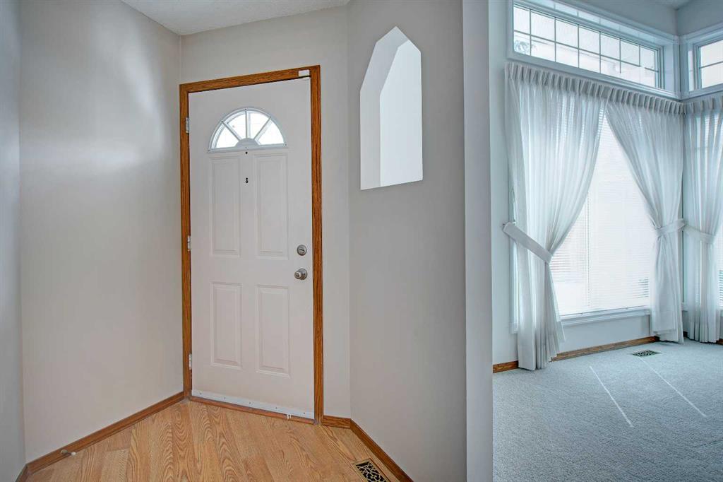 Additional image 6 of 345 Sandringham Court NW, Calgary, AB, T3K 3V6