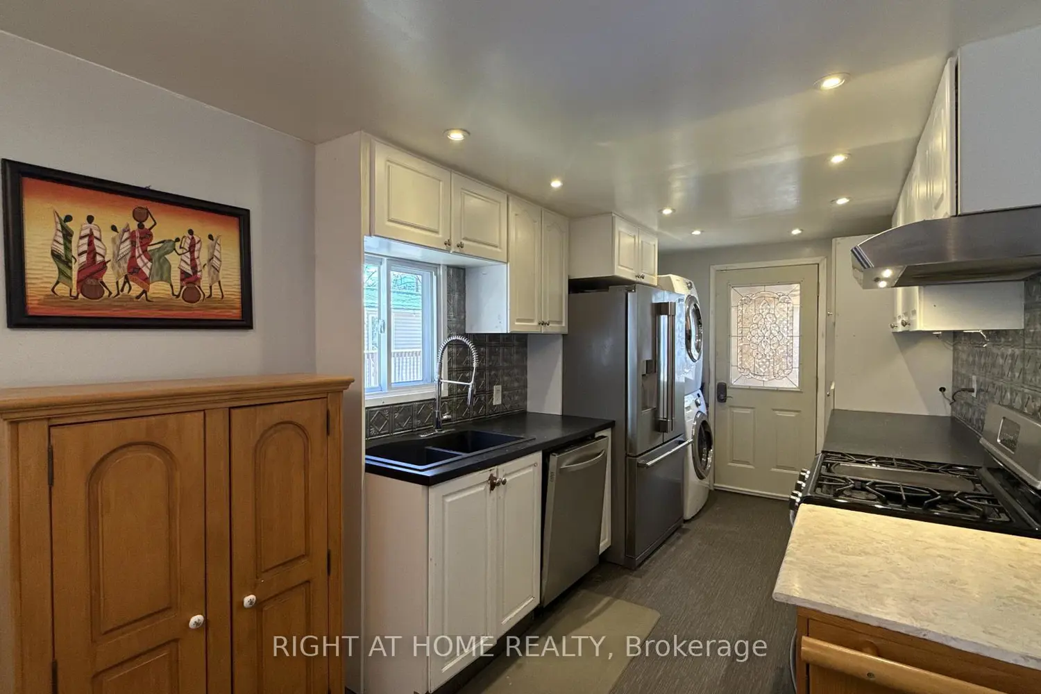 6 Rowan Road photo 4
