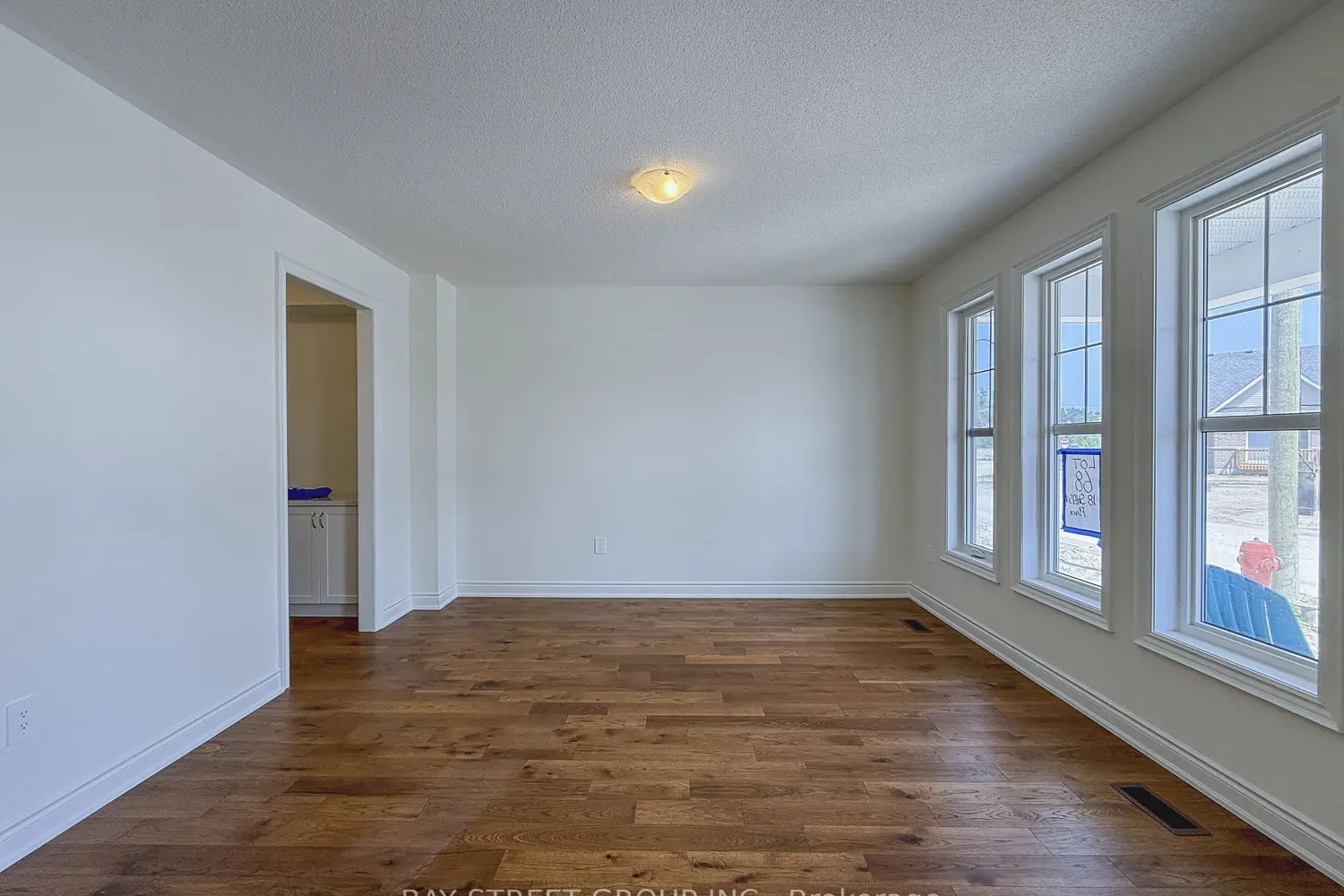 18 Shelson Place photo 3