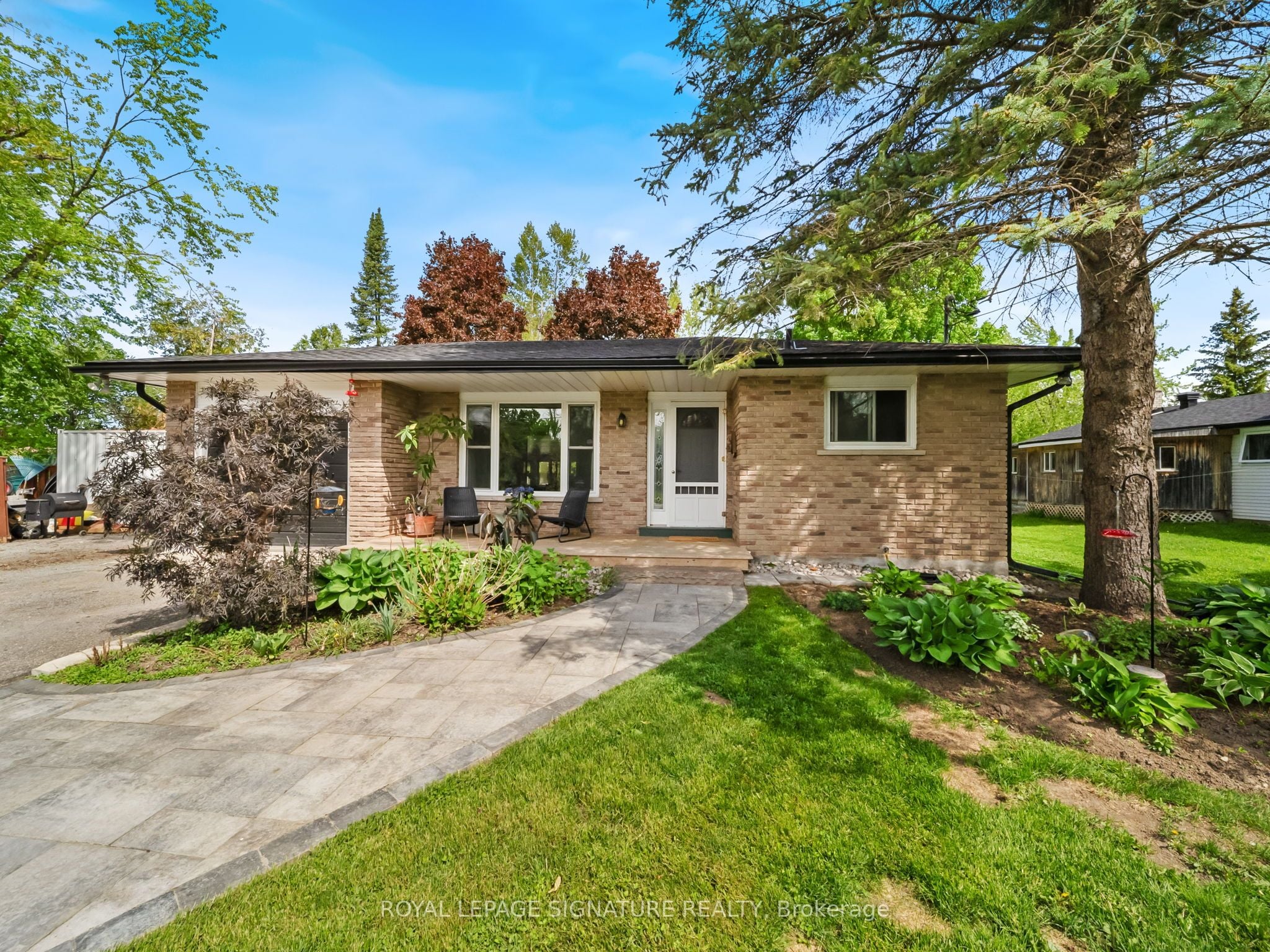 12 Easy Street, Georgina, ON, L0E 1N0