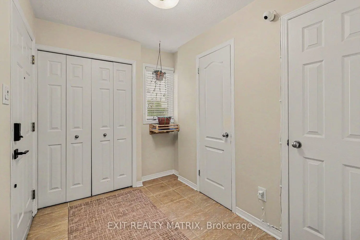 88 Strathaven Private photo 4