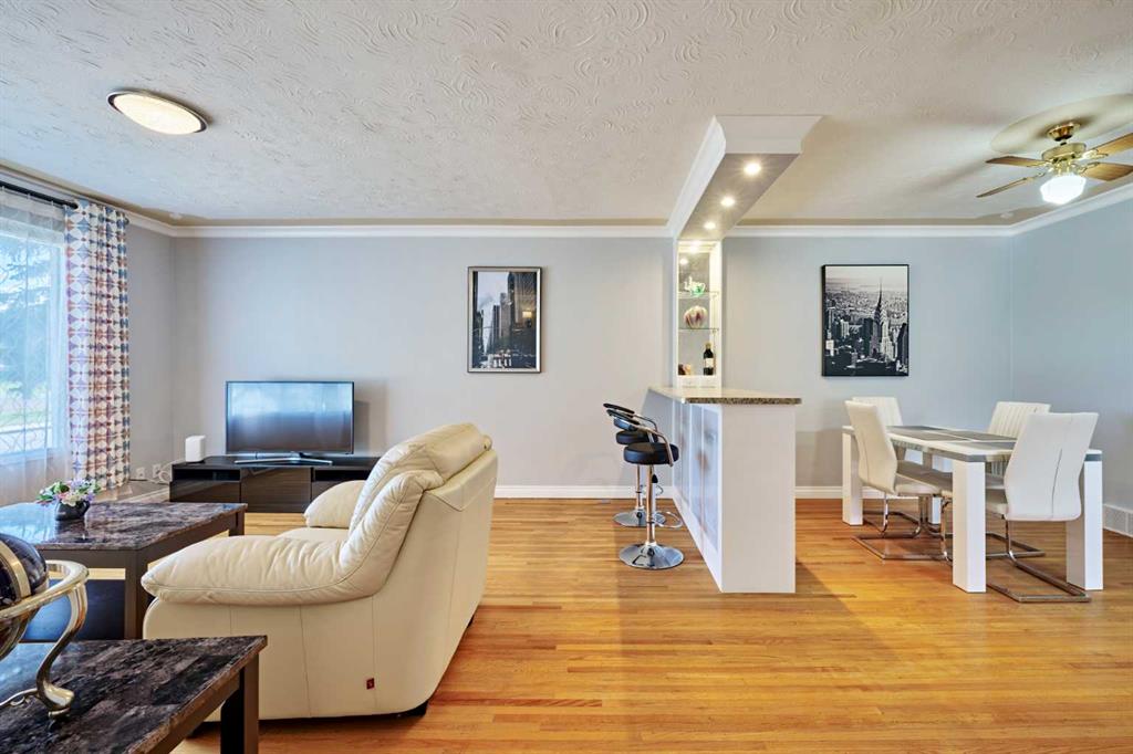 Additional image 3 of 812A 69 Avenue SW, Calgary, AB, T2V 0P3
