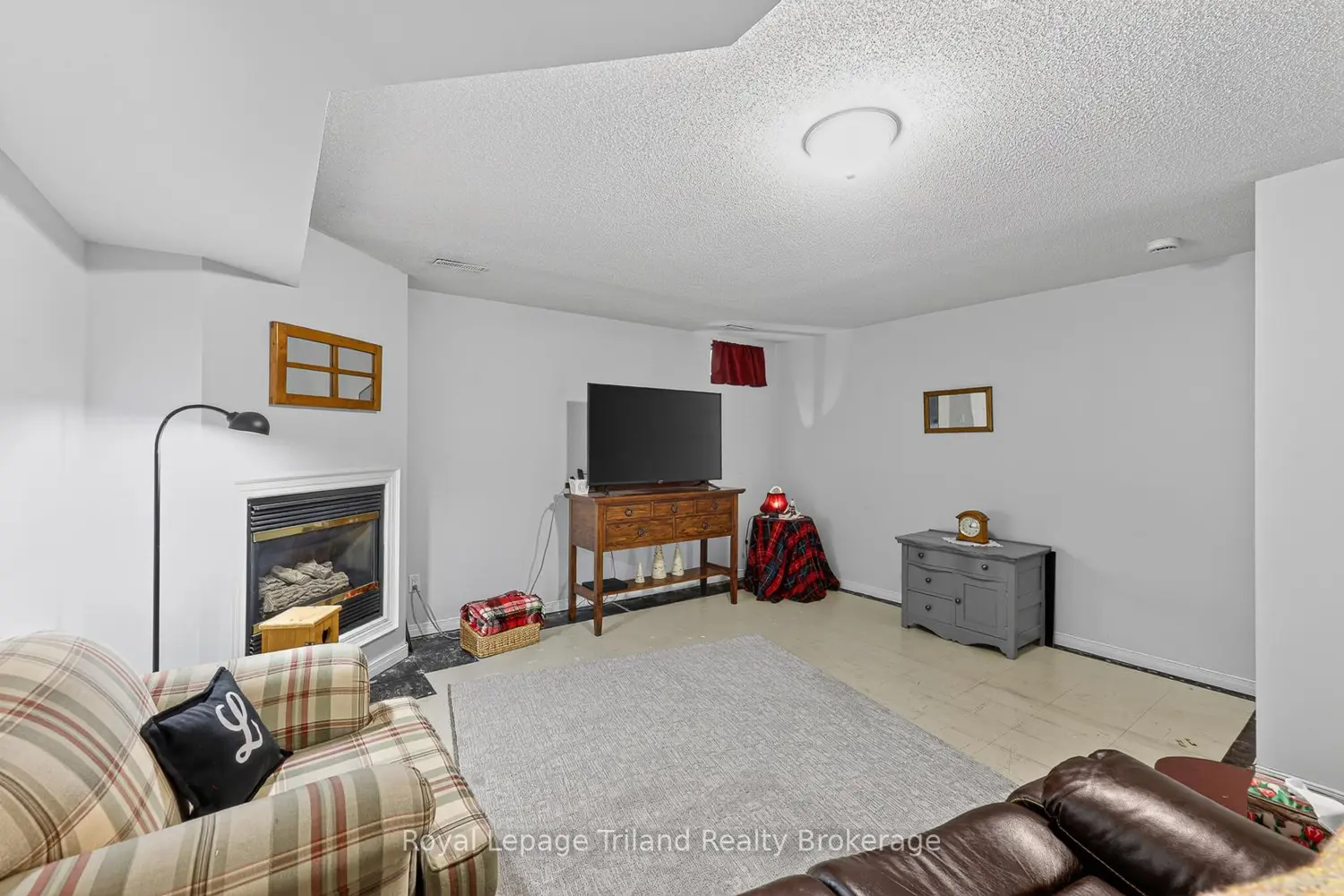 Additional image 13 of 1135 Nellis Street 11