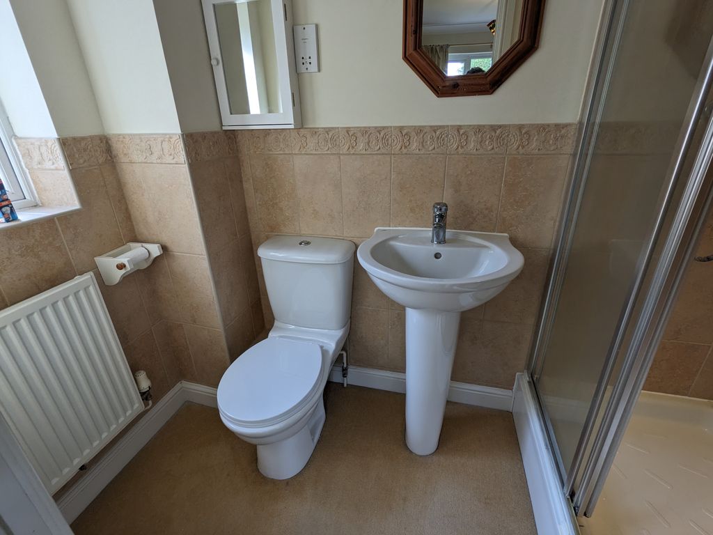 Additional image 14 of 4 bed property to rentVicarage Close, Horsham RH12