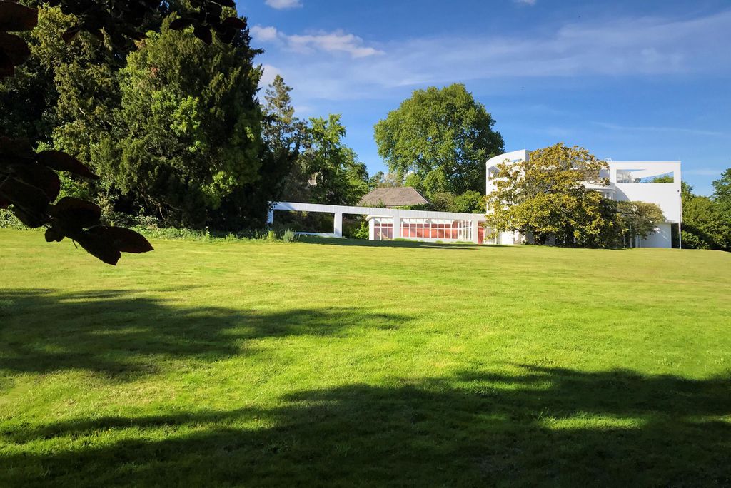 Additional image 39 of 6 bed detached house to rentSt. Anns Hill Road, Chertsey, Surrey KT16