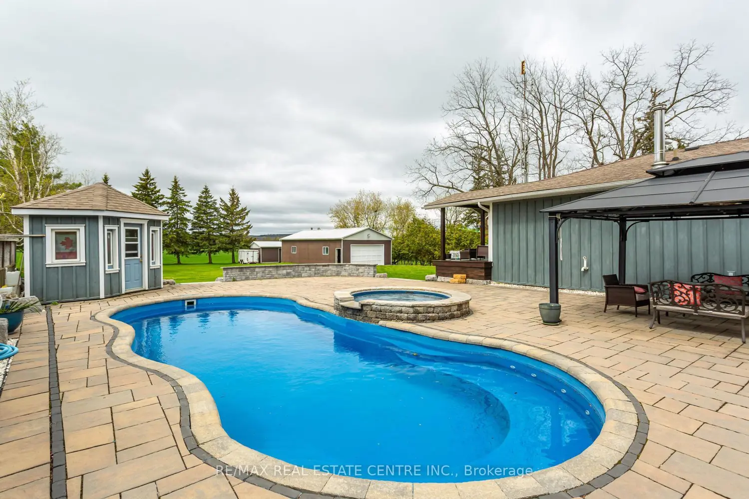 13450 Heritage Road photo 2