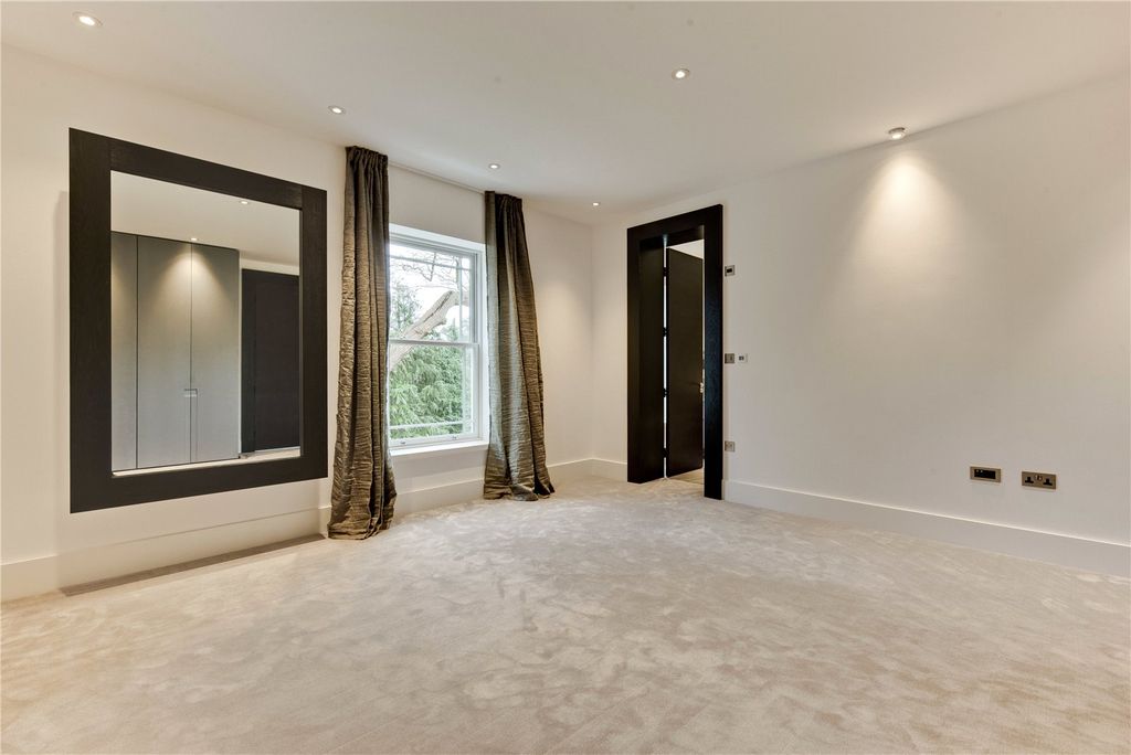 Additional image 13 of 6 bed detached house to rentHorseshoe Ridge, Camp End Road, Weybridge, Surrey KT13