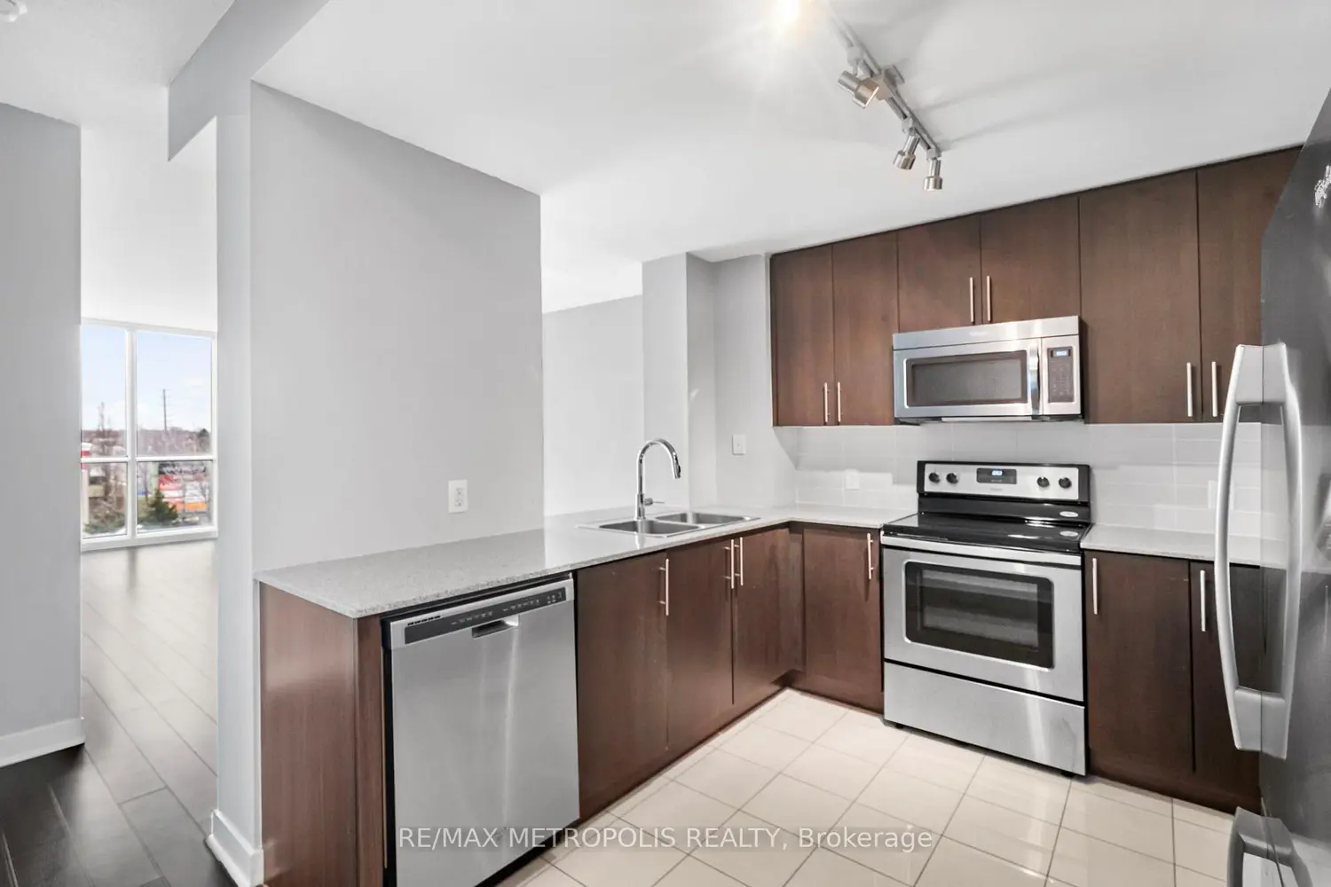 Additional image 5 of 3985 Grand Park Drive 305