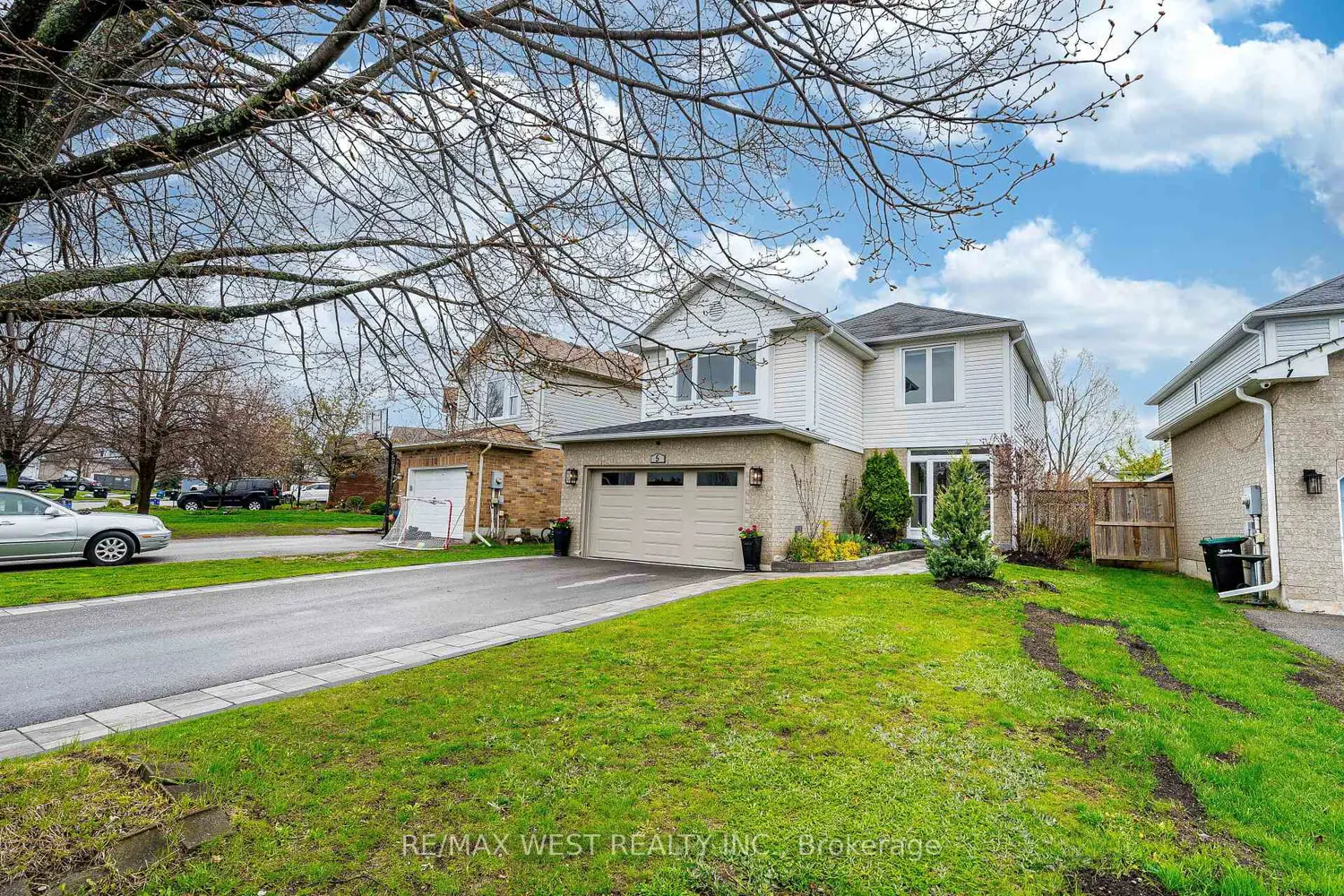 5 Moir Crescent