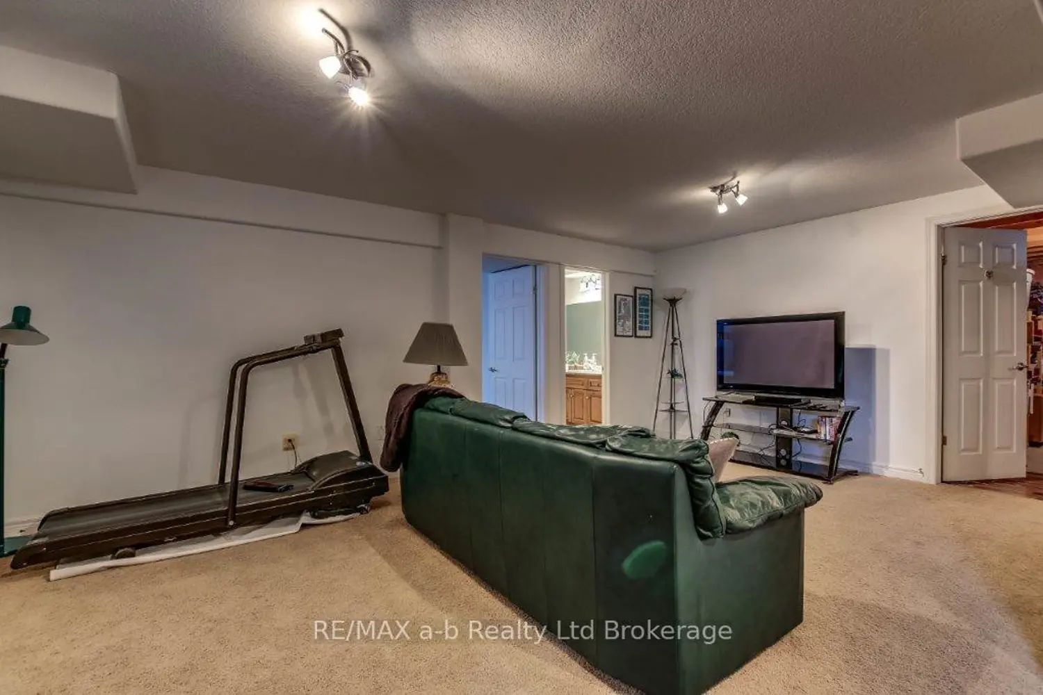 Additional image 3 of 717 Garden Court Crescent