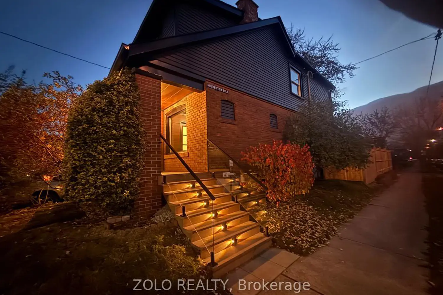 98 Woodmount Avenue photo 2