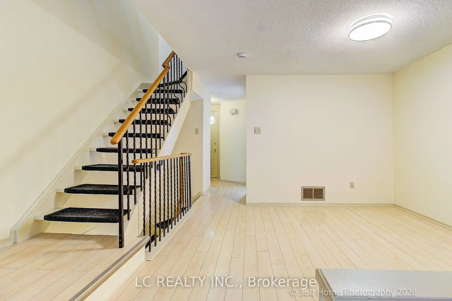 70 Dutch Myrtle Way photo 5