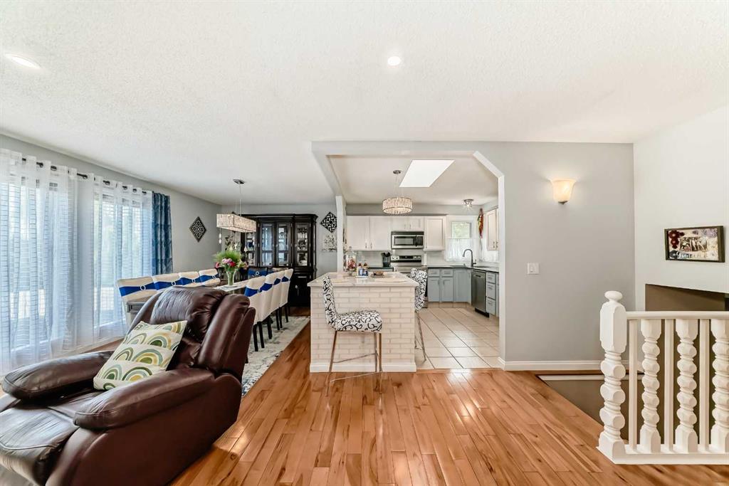 Additional image 4 of 43 Beaconsfield Way NW, Calgary, AB, T3K 1W9
