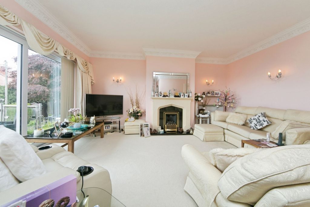 Additional image 4 of 2 bed flat for saleEverard Road, Rhos On Sea, Colwyn Bay, Conwy LL28