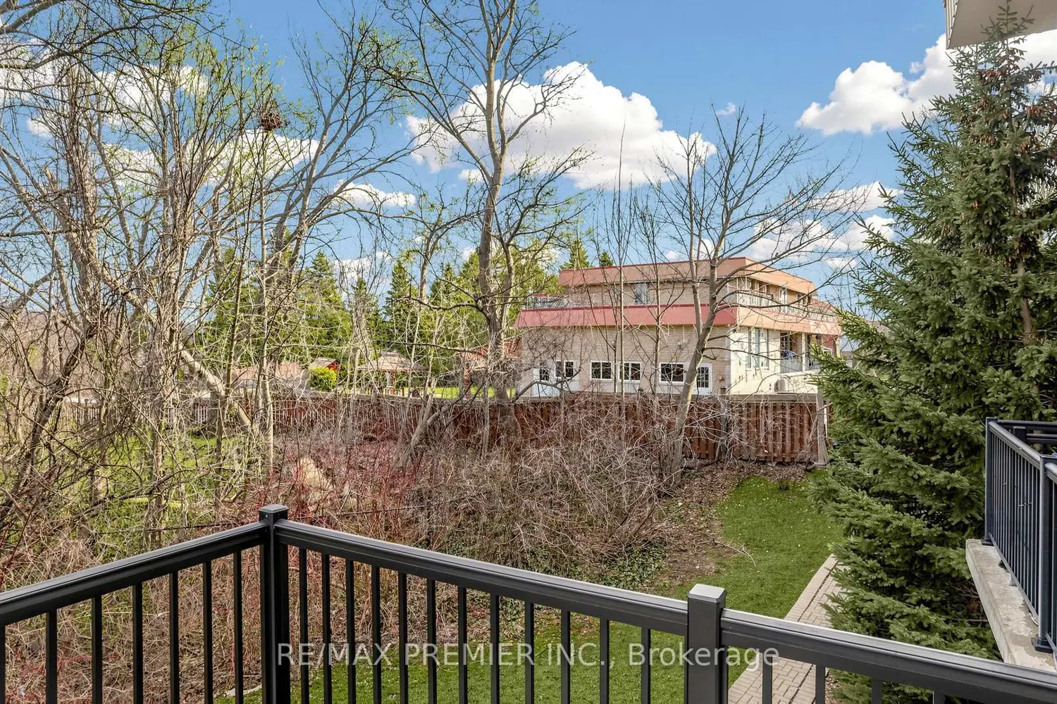 Additional image 8 of 9589 Keele Street 106