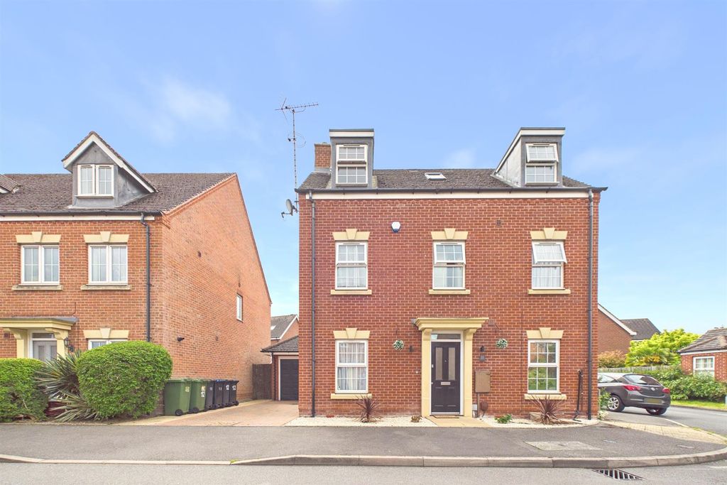 4 bed detached house to rentBrittain Lane, Warwick CV34
