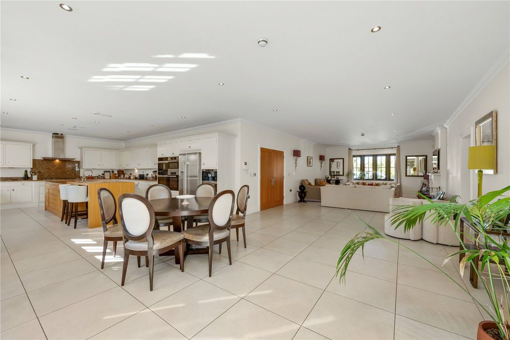Additional image 4 of 7 bed detached house to rentChavey Down Road, Winkfield Row, Bracknell, Berkshire RG42