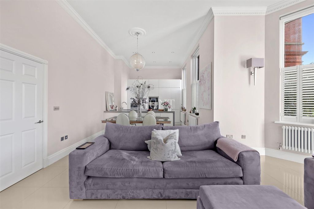 Additional image 5 of 3 bed flat for saleNorthumberland House, Repton Park, Woodford Green IG8
