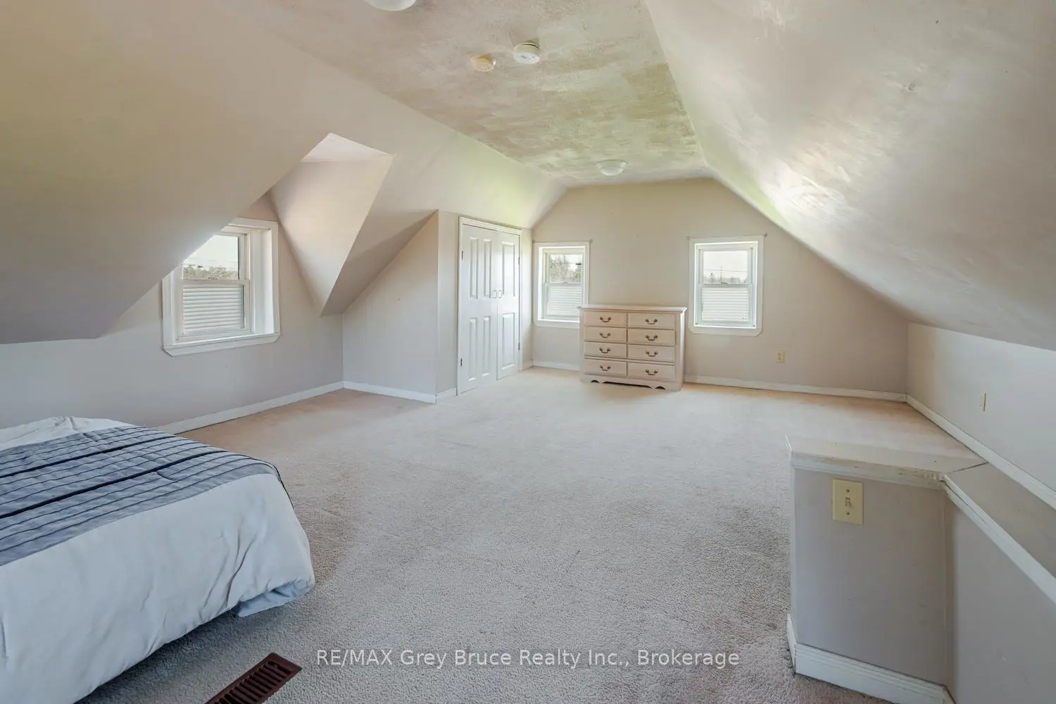 Additional image 10 of 206 Lindsay Road 30