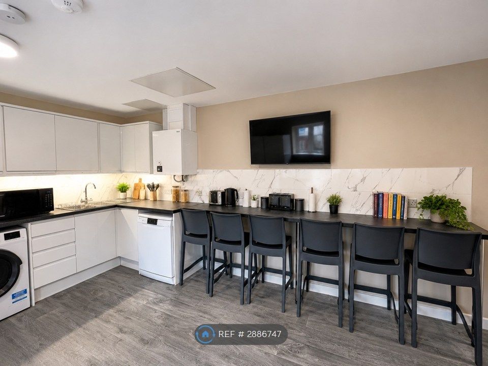 Additional image 2 of 6 bed flat to rentHepburn Court C, Bristol BS2