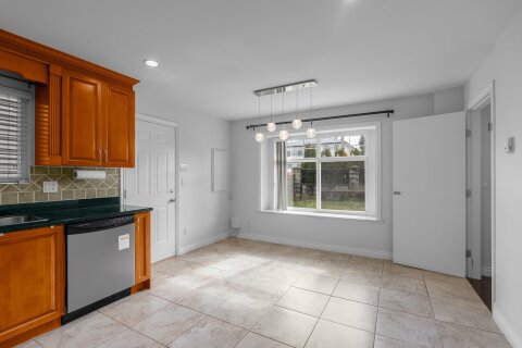 Additional image 8 of Lower-5227 Norfolk Street, Burnaby, BC, V5G 1G3