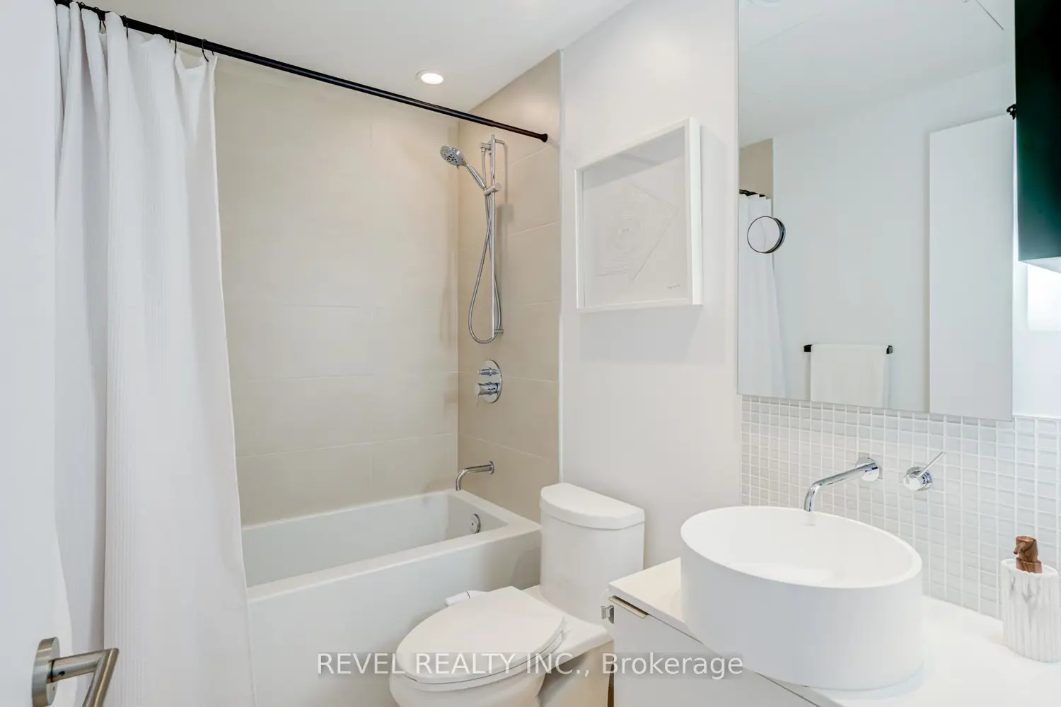 Additional image 12 of 185 Roehampton Avenue 609