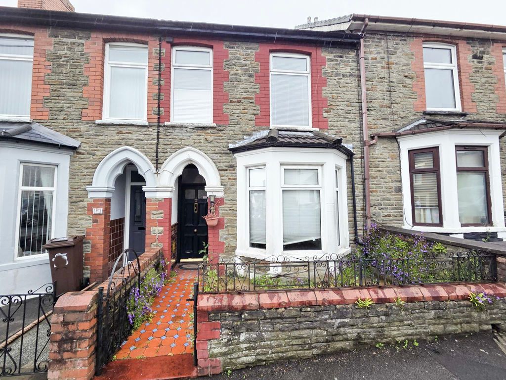 3 bed terraced house to rentBroomfield Street, Caerphilly CF83
