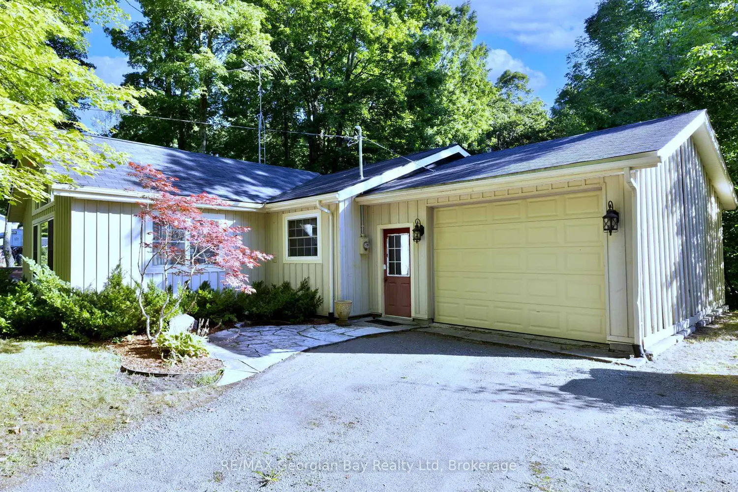133 Timcourt Drive photo 2