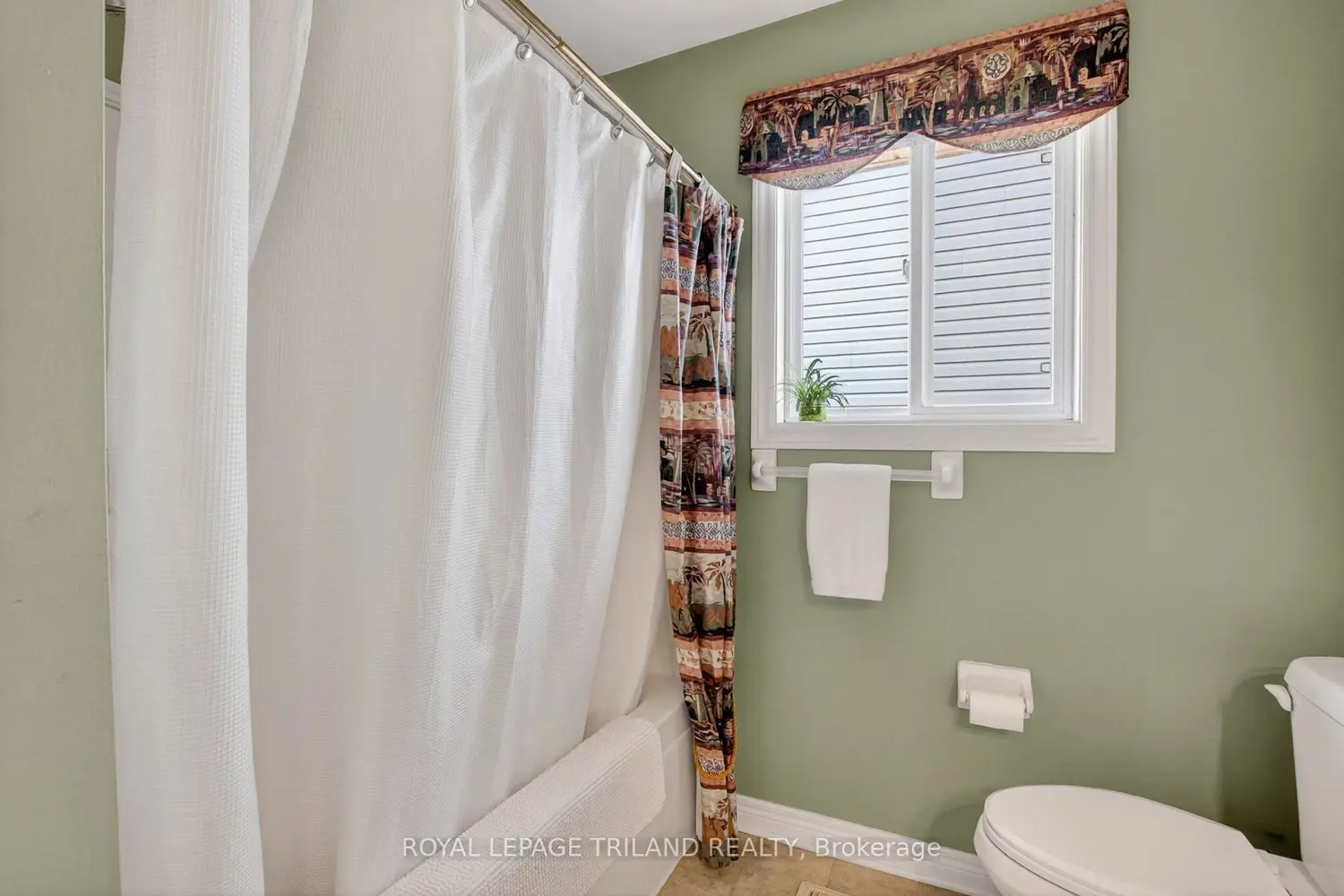 Additional image 3 of 1719 Devos Drive