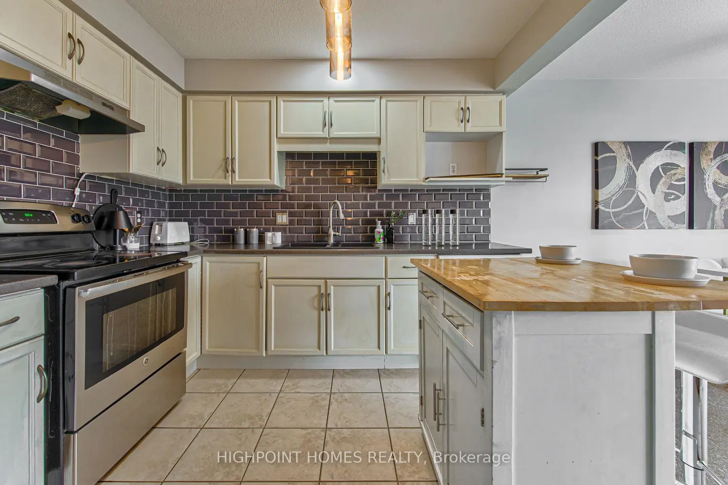 58 Hasler Crescent photo 3
