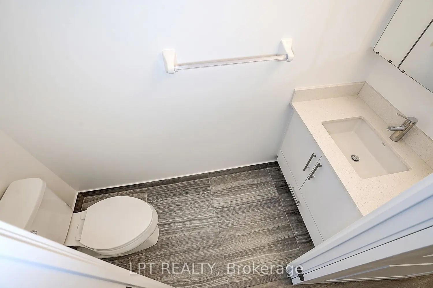 Additional image 9 of 75 Oneida Crescent 1601