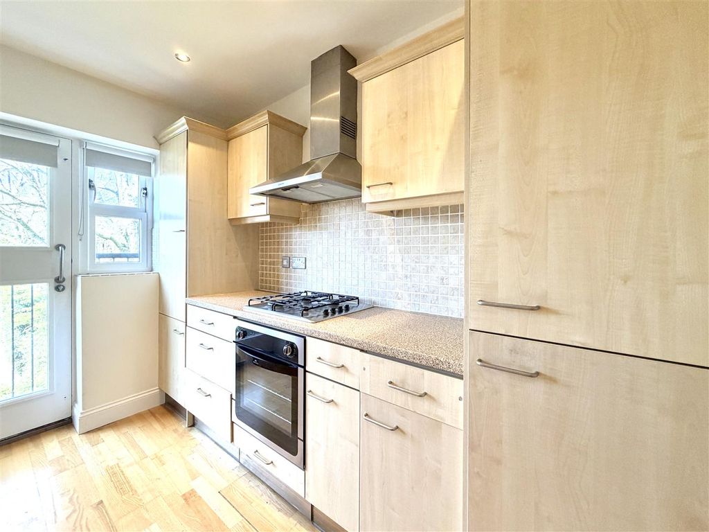 Additional image 3 of 2 bed flat to rentChurch Street, Oakham LE15
