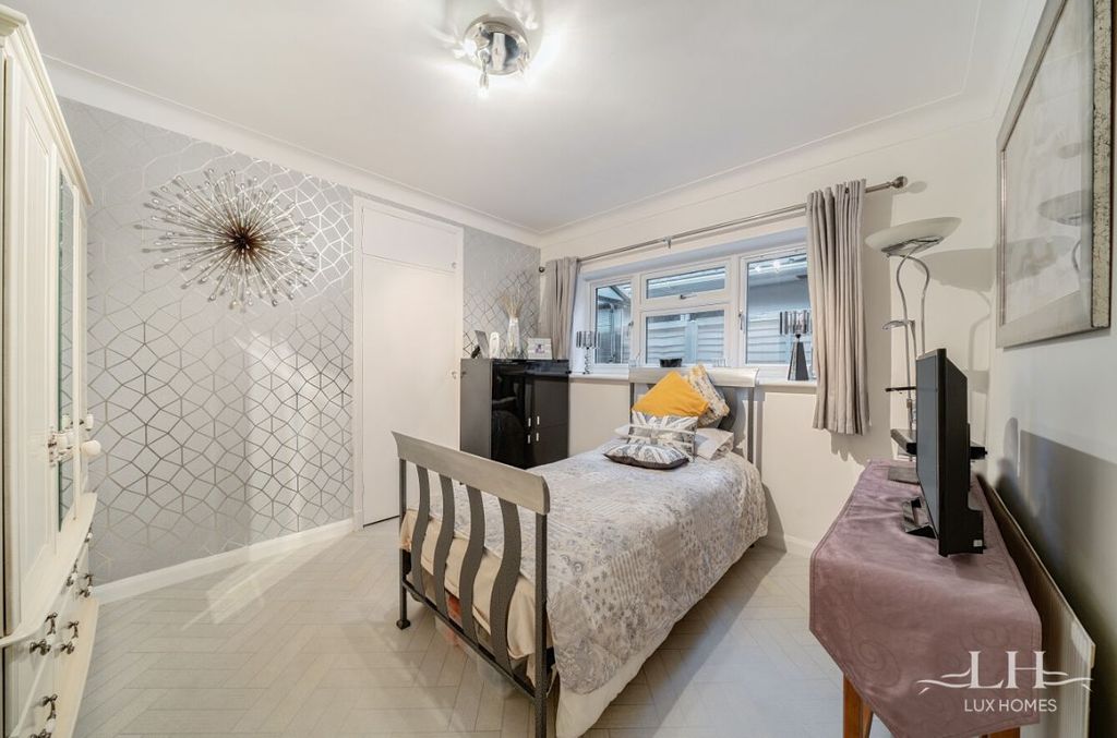 Additional image 13 of 3 bed detached bungalow for saleBrook Close, Romford RM2